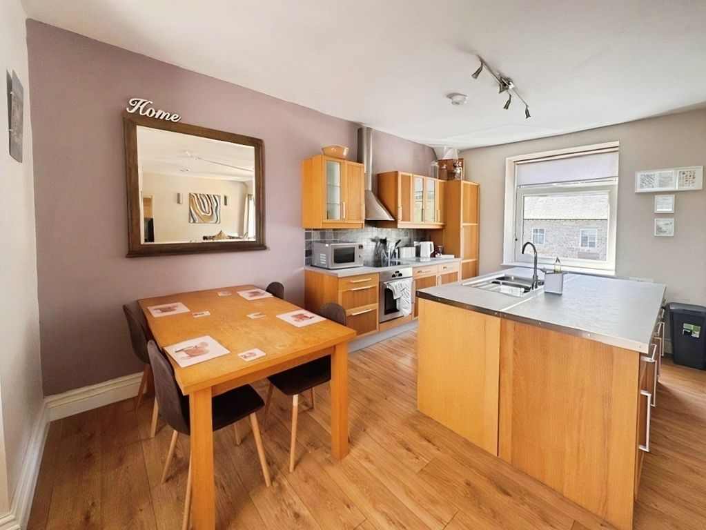 2 bed flat to rentChepstow NP16 photo 3