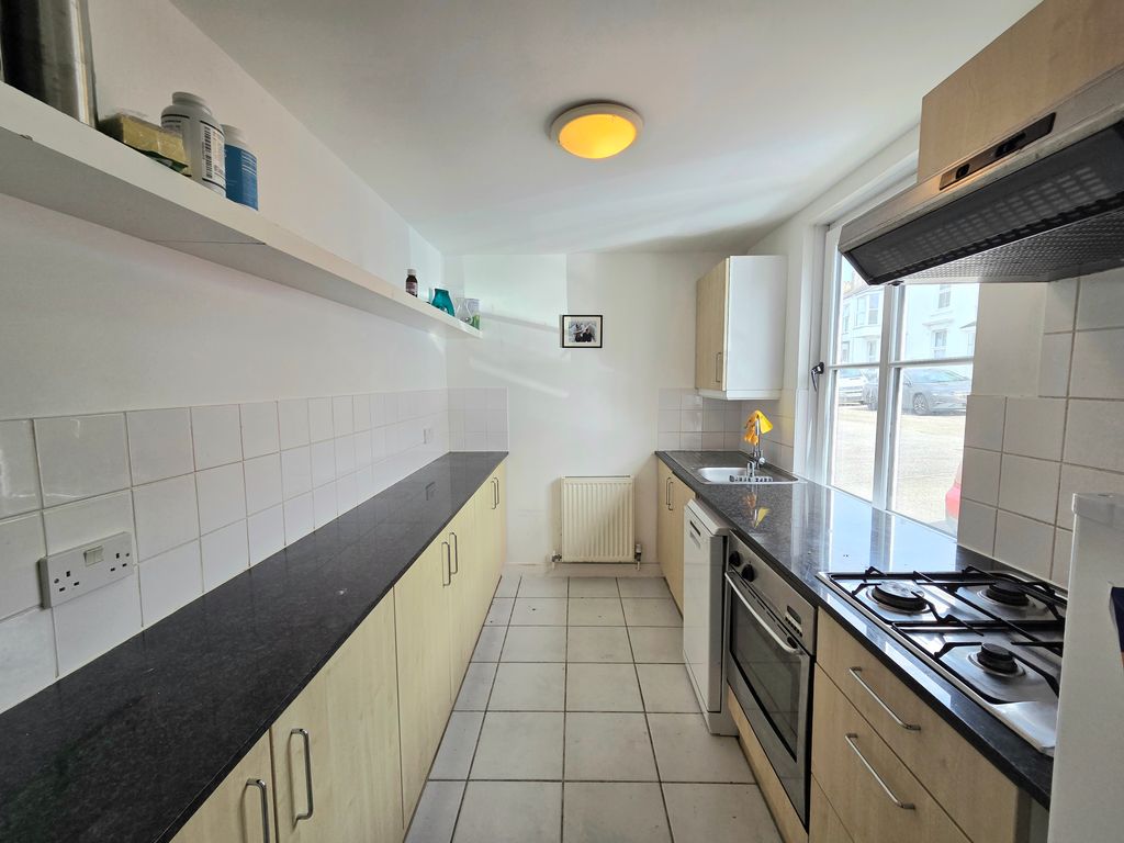 Additional image 5 of 2 bed flat to rentWellington Gardens, Falmouth TR11