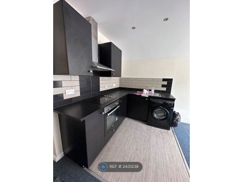 Claude Place, Cardiff CF24