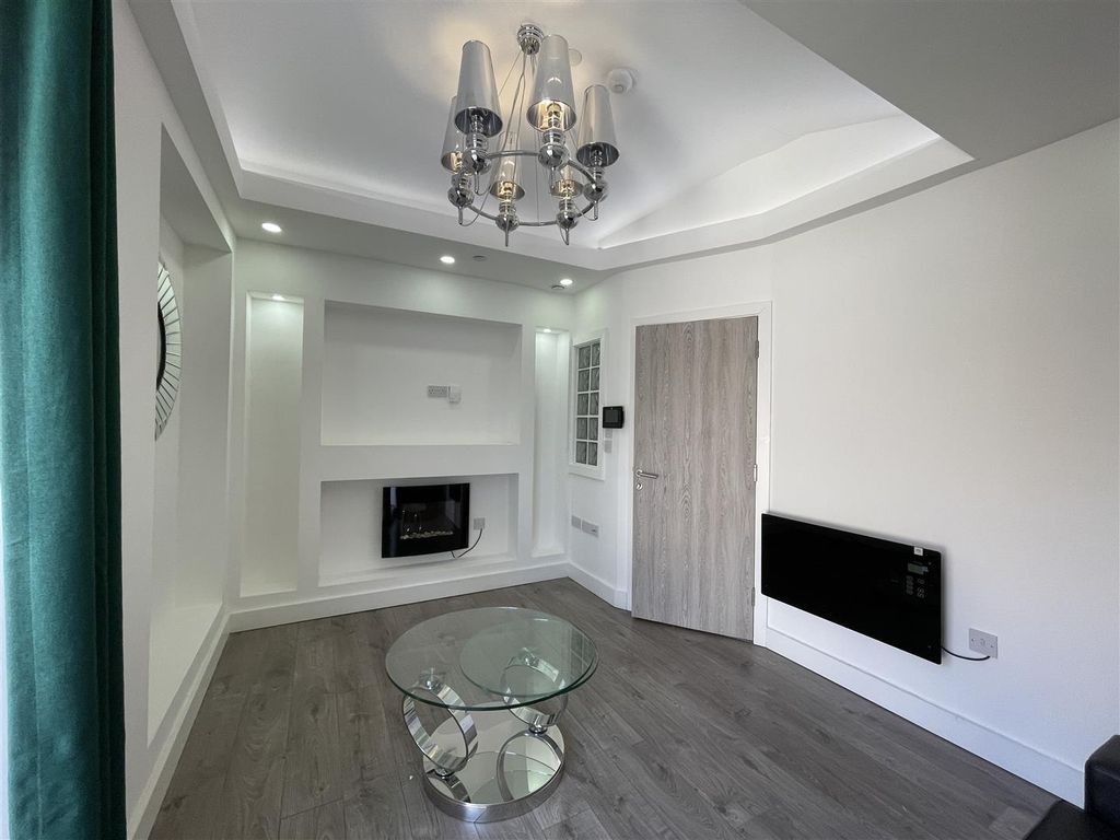 Additional image 3 of 1 bed flat to rentThe Parade, Roath, Cardiff CF24