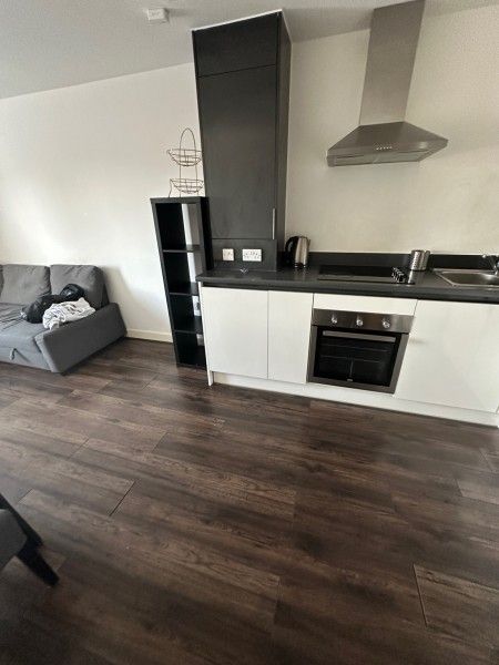 1 bed flat to rentFabrick Square, The Drapery, Digbeth B12 photo 3