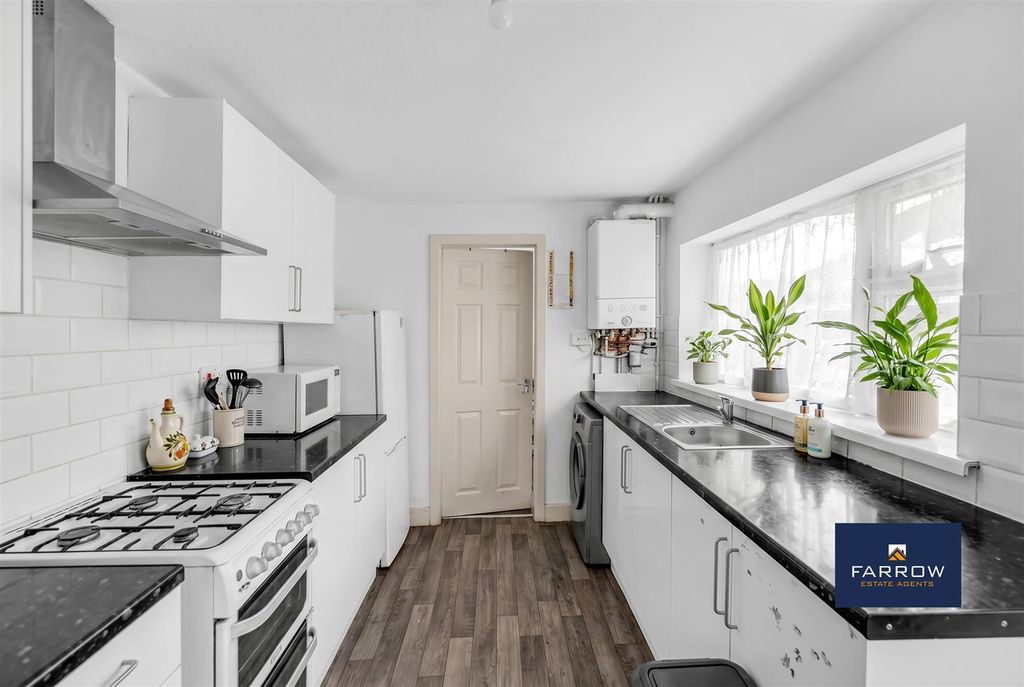 Additional image 2 of 3 bed terraced house for saleConvamore Road, Grimsby DN32