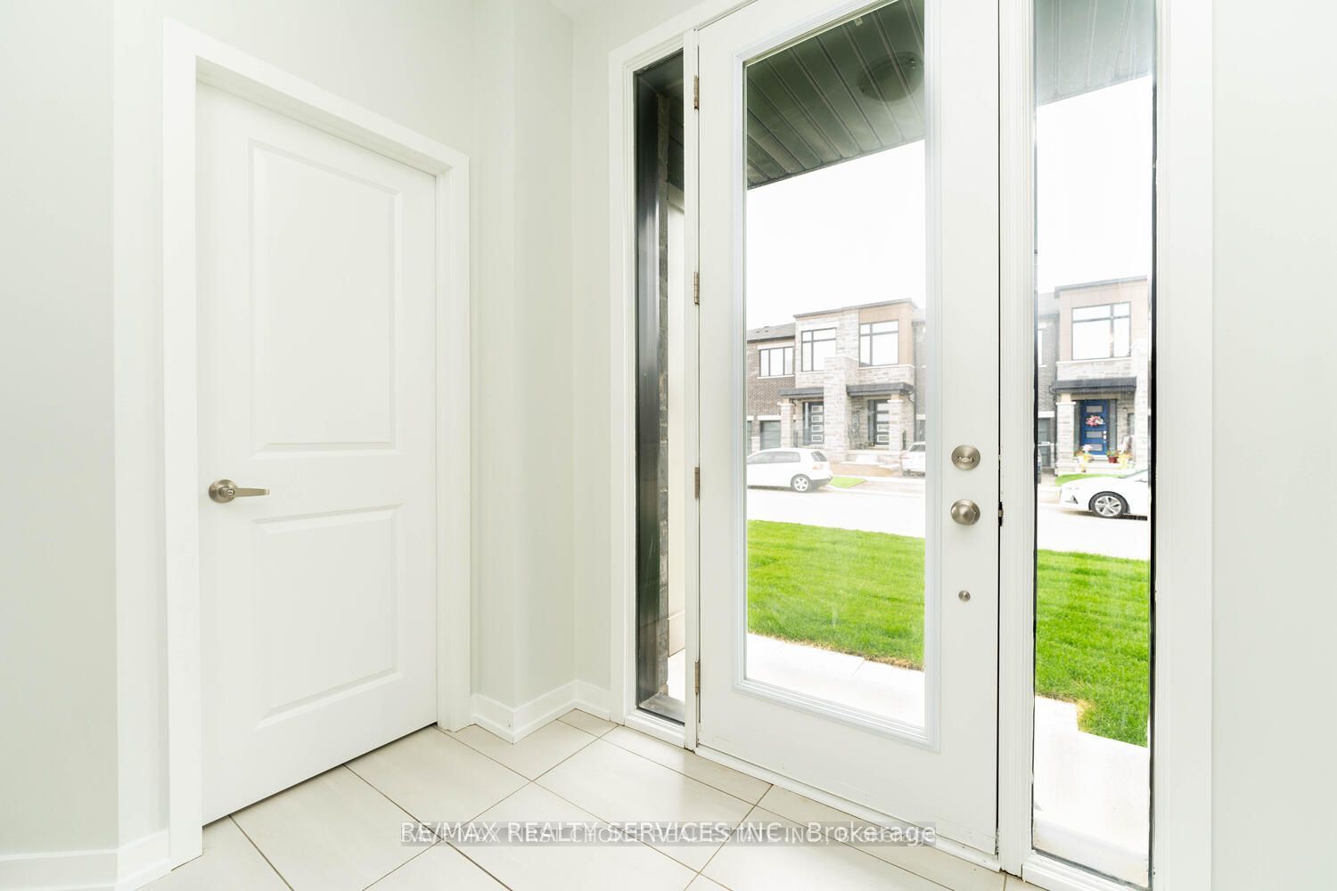 Additional image 3 of 98 Pine Gate Place E, Whitby, ON, L1R 2M5