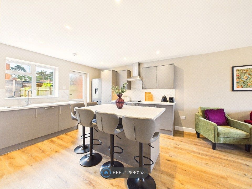 Additional image 4 of 5 bed terraced house to rentLincoln Close, Tewkesbury GL20