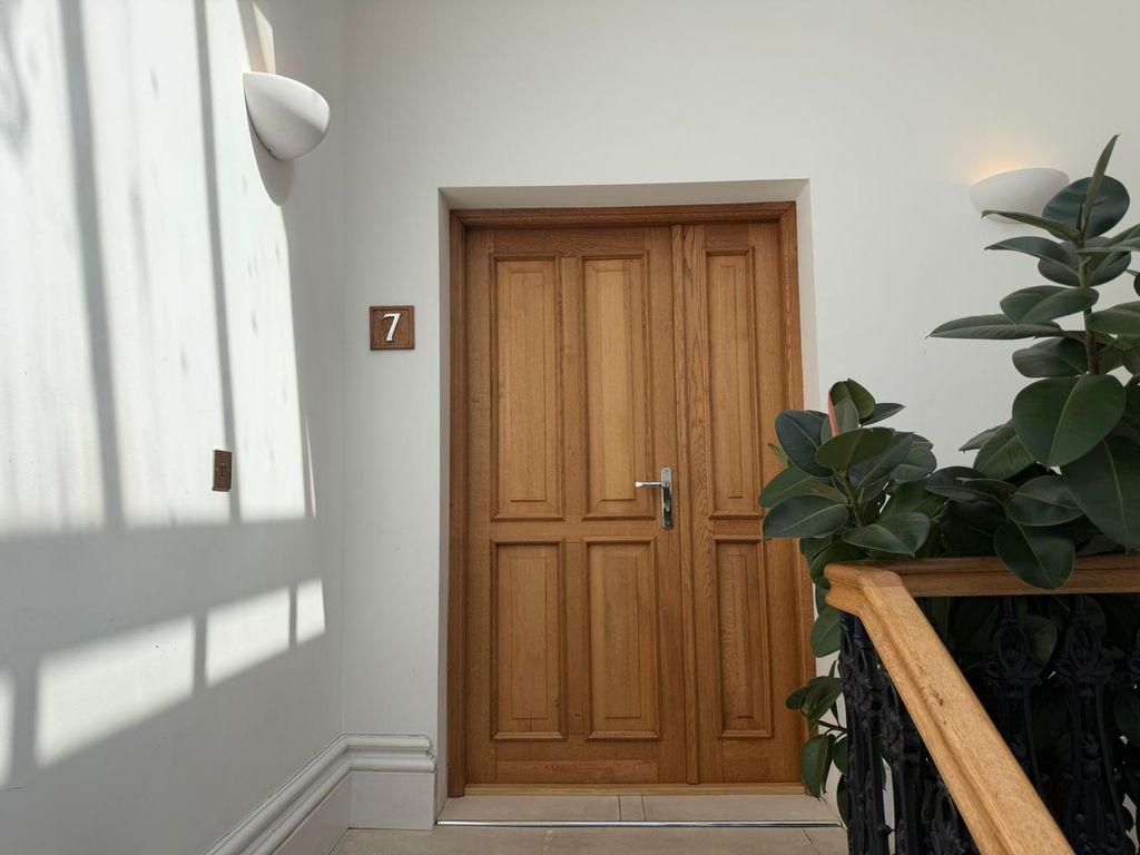 Additional image 2 of 2 bed flat to rentEdith Murphy Close, Leicester LE4