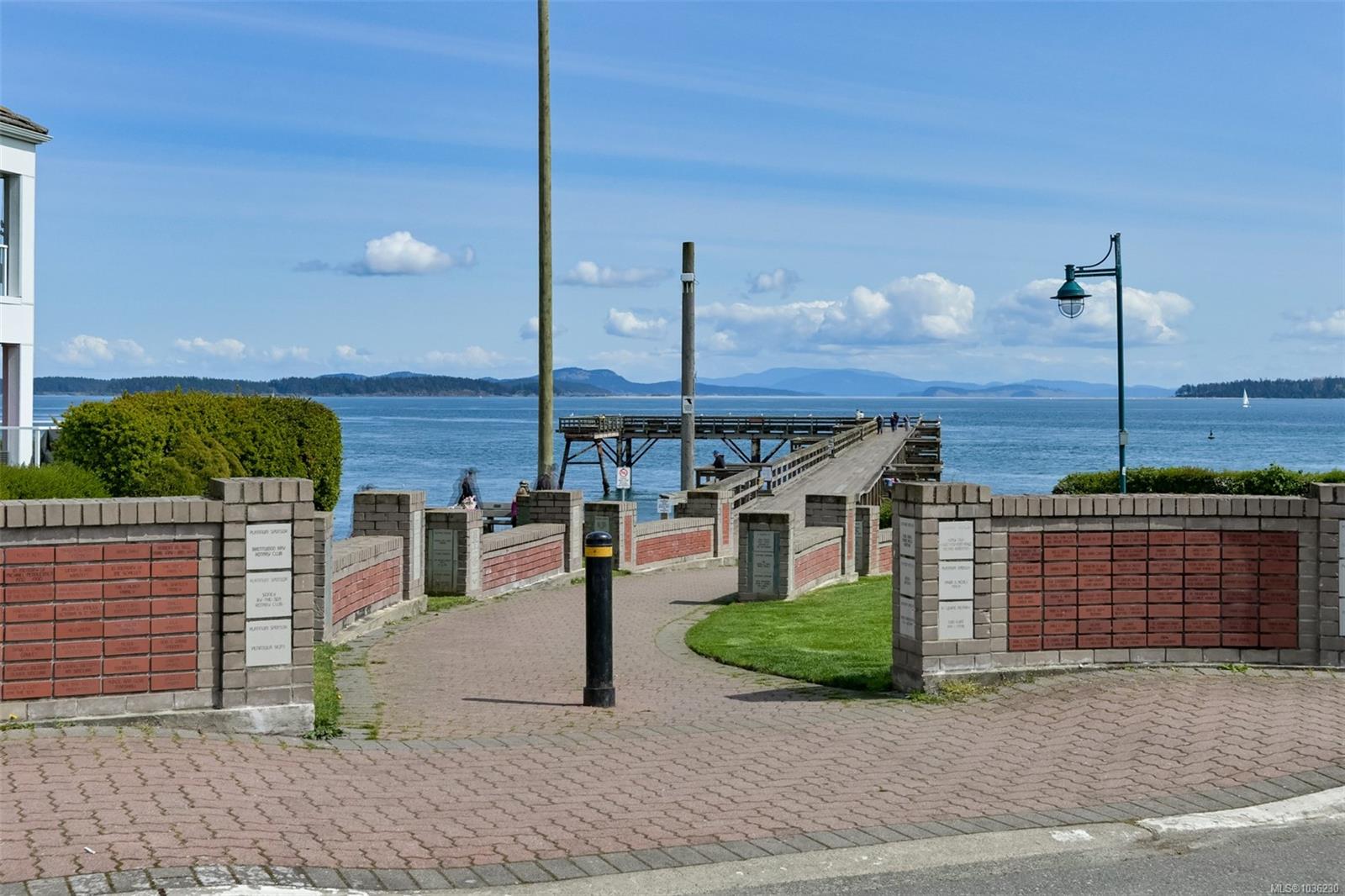 2535 Bevan Avenue, Sidney, BC, V8L 1W5 photo 5