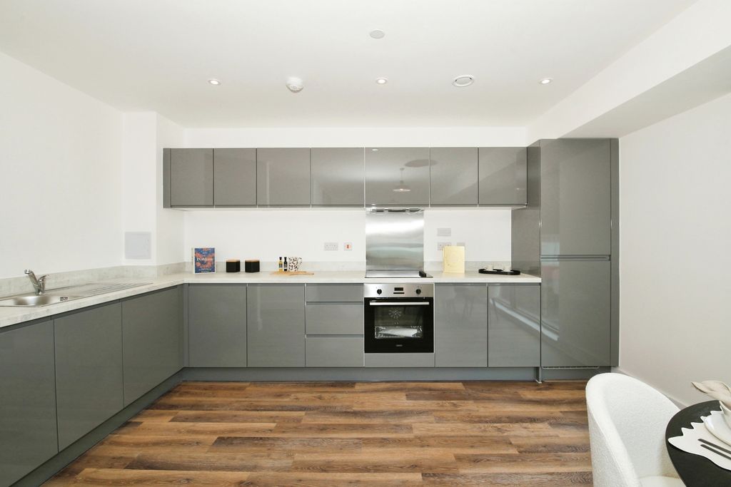 Additional image 2 of 3 bed flat to rentCattle Market Road, Peterborough PE1