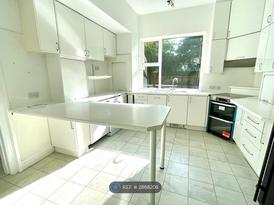 Additional image 5 of 4 bed semi-detached house to rentHolywell Avenue, Whitley Bay NE26