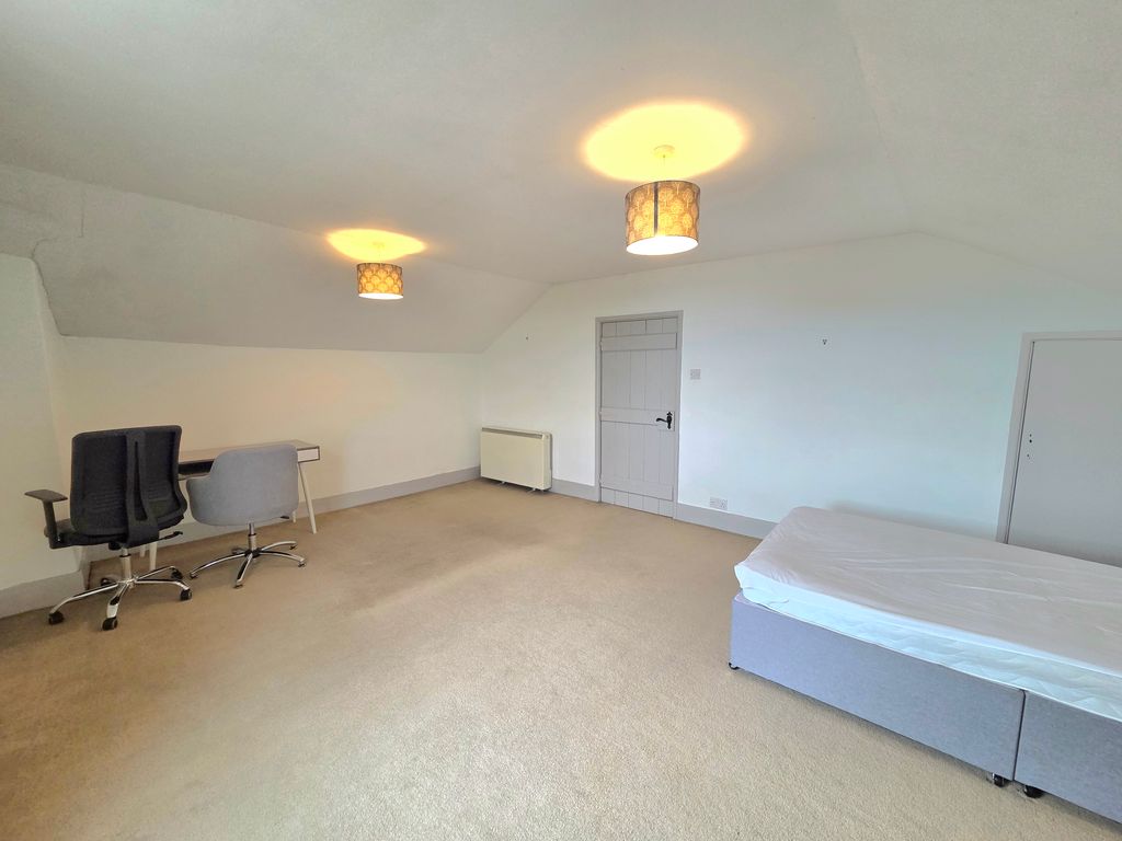 Additional image 5 of 2 bed maisonette to rentLower Market Street, Penryn TR10