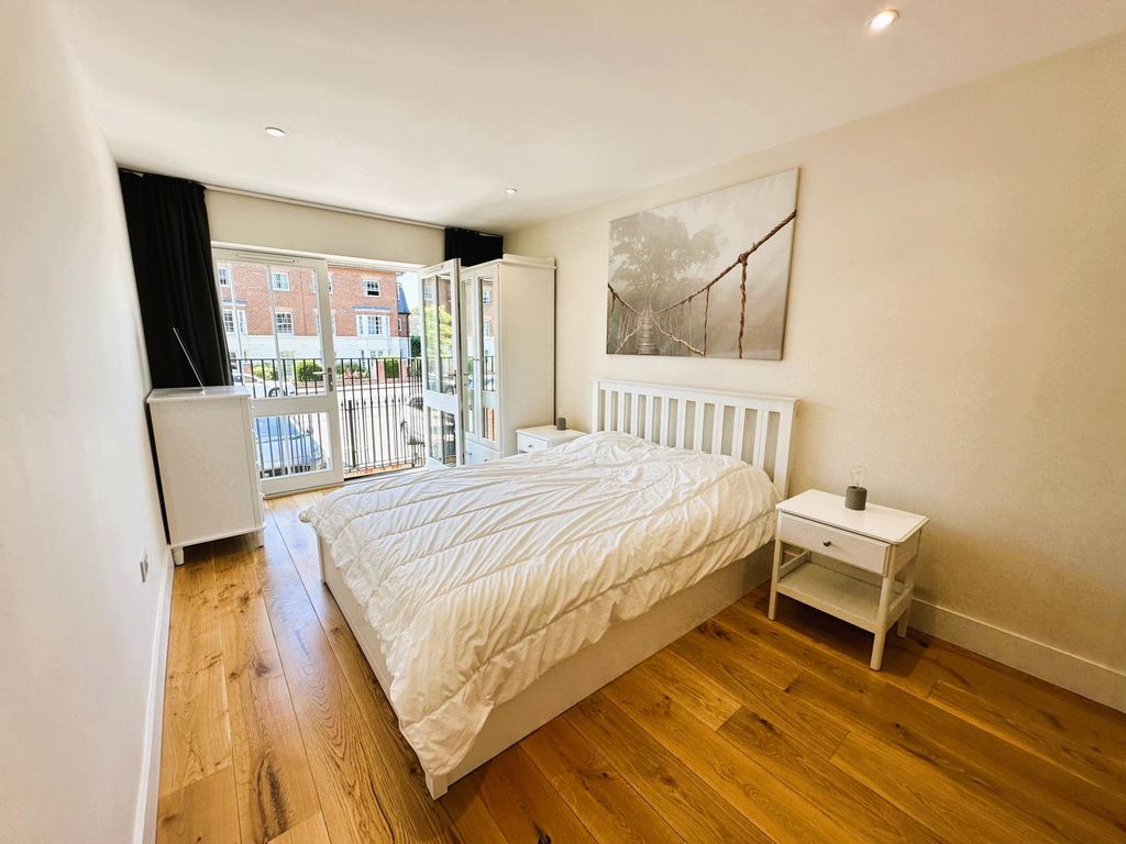 2 bed flat to rentSt. Stephens Road, Canterbury CT2 photo 5