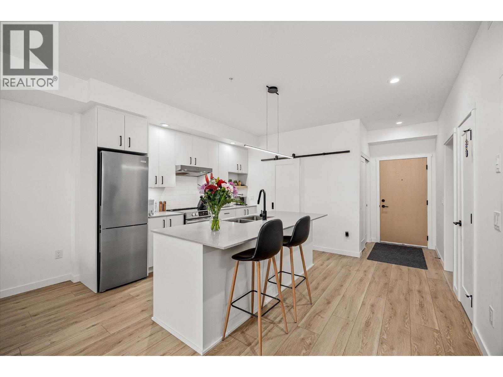 Additional image 3 of 313-660 Cawston Avenue, Kelowna, BC, V1Y6Z4