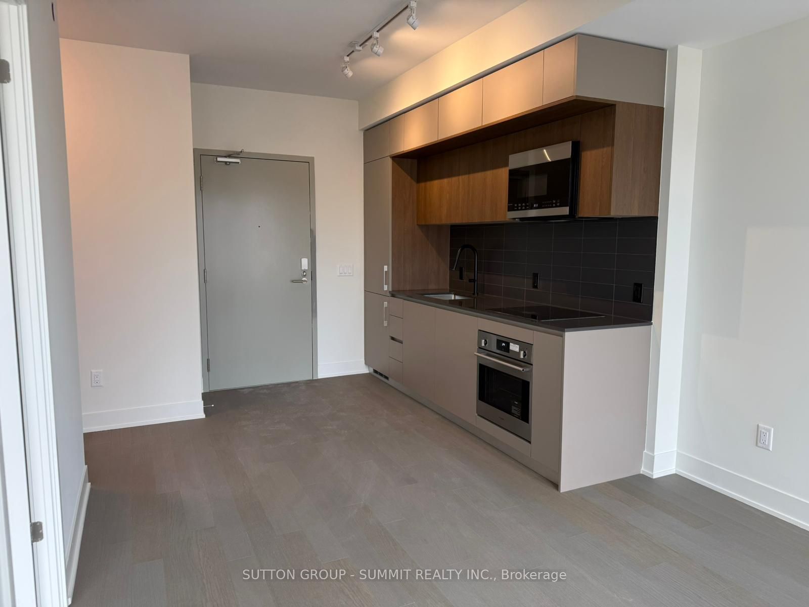 713-322 Dupont Street, Toronto, ON, M5R 1V9