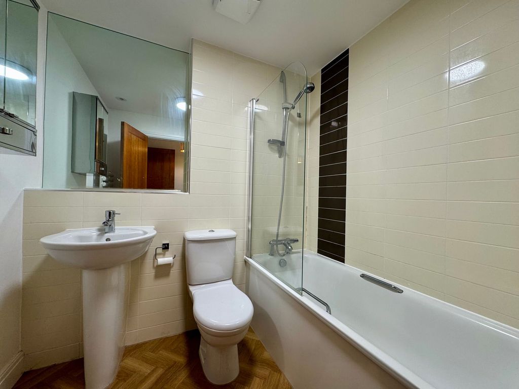 Additional image 9 of 2 bed flat to rent30 West Park Apartments, St Helier JE2
