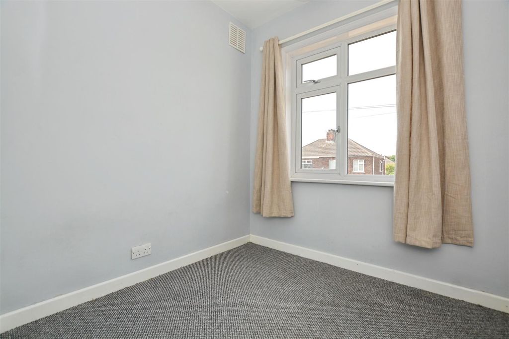 Additional image 12 of 3 bed semi-detached house to rentStockshill Road, Scunthorpe DN16