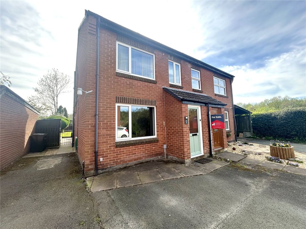 3 bed semi-detached house to rentClos Glandwr, Newtown, Powys SY16