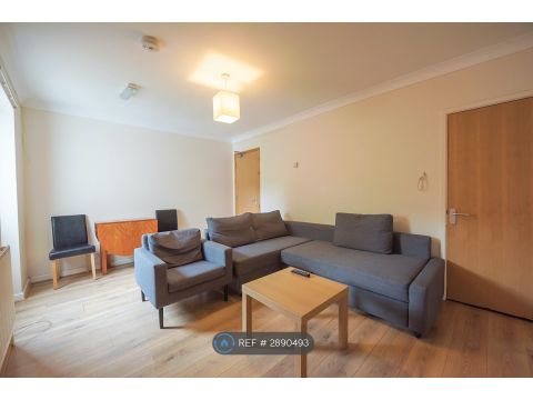 Blenheim Gardens, Reading RG1