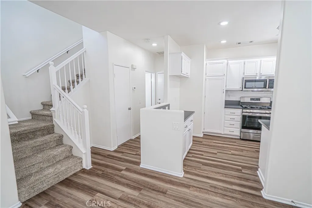 Additional image 4 of 28470 Meadowlark Court, Valencia, CA 91354