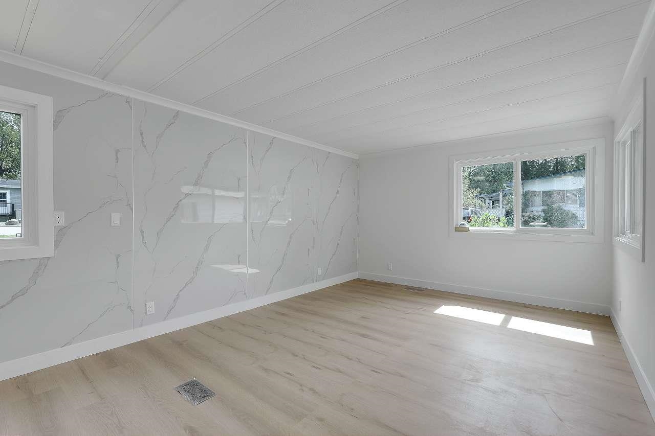 Additional image 2 of 77-8220 King George Boulevard, Surrey, BC, V3W 6E1