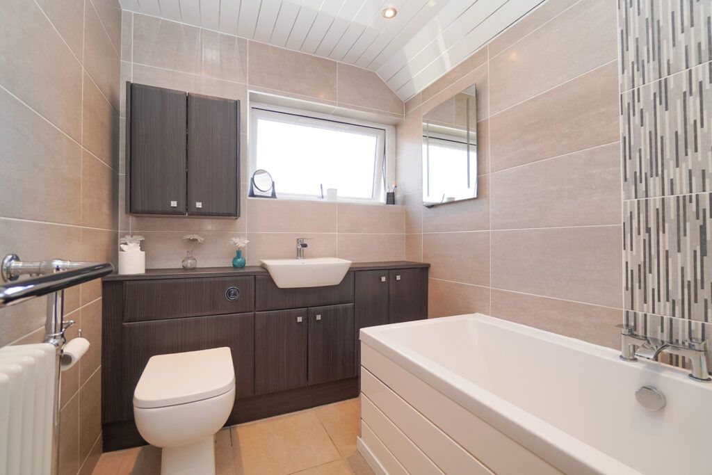 Additional image 12 of 3 bed detached house for sale8 Greenside Road, Hardgate G81