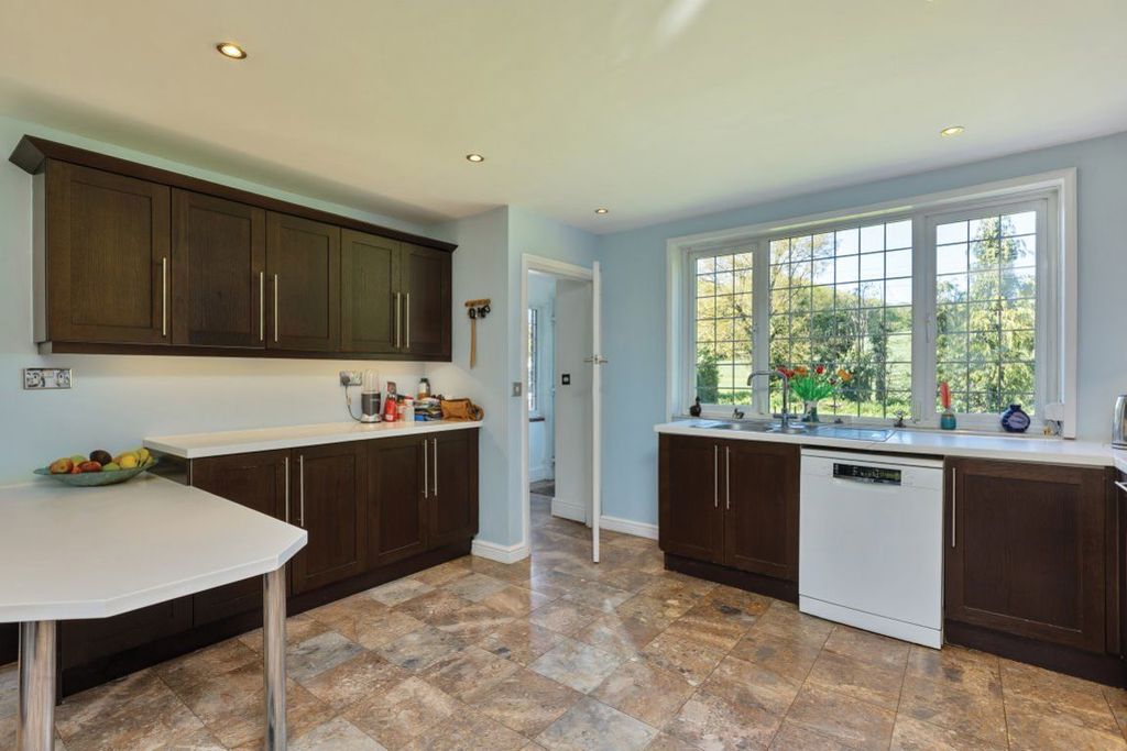 Additional image 4 of 5 bed detached house to rentMaplescombe Lane, Farningham DA4
