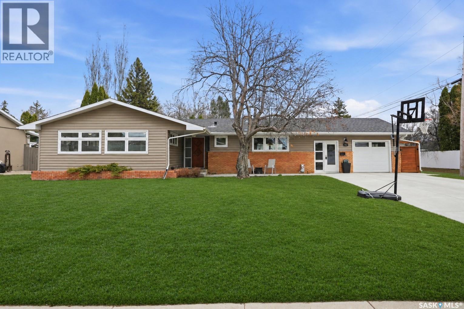 425 Bate Crescent, Saskatoon, SK, S7H3A6