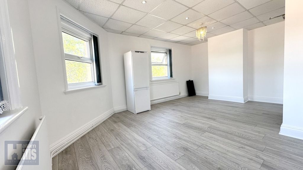 Additional image 4 of 4 bed flat to rentSt. Philips Road, Sheffield S3