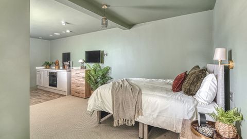 Room 6, Wolfa Street DE22, Studio to rent