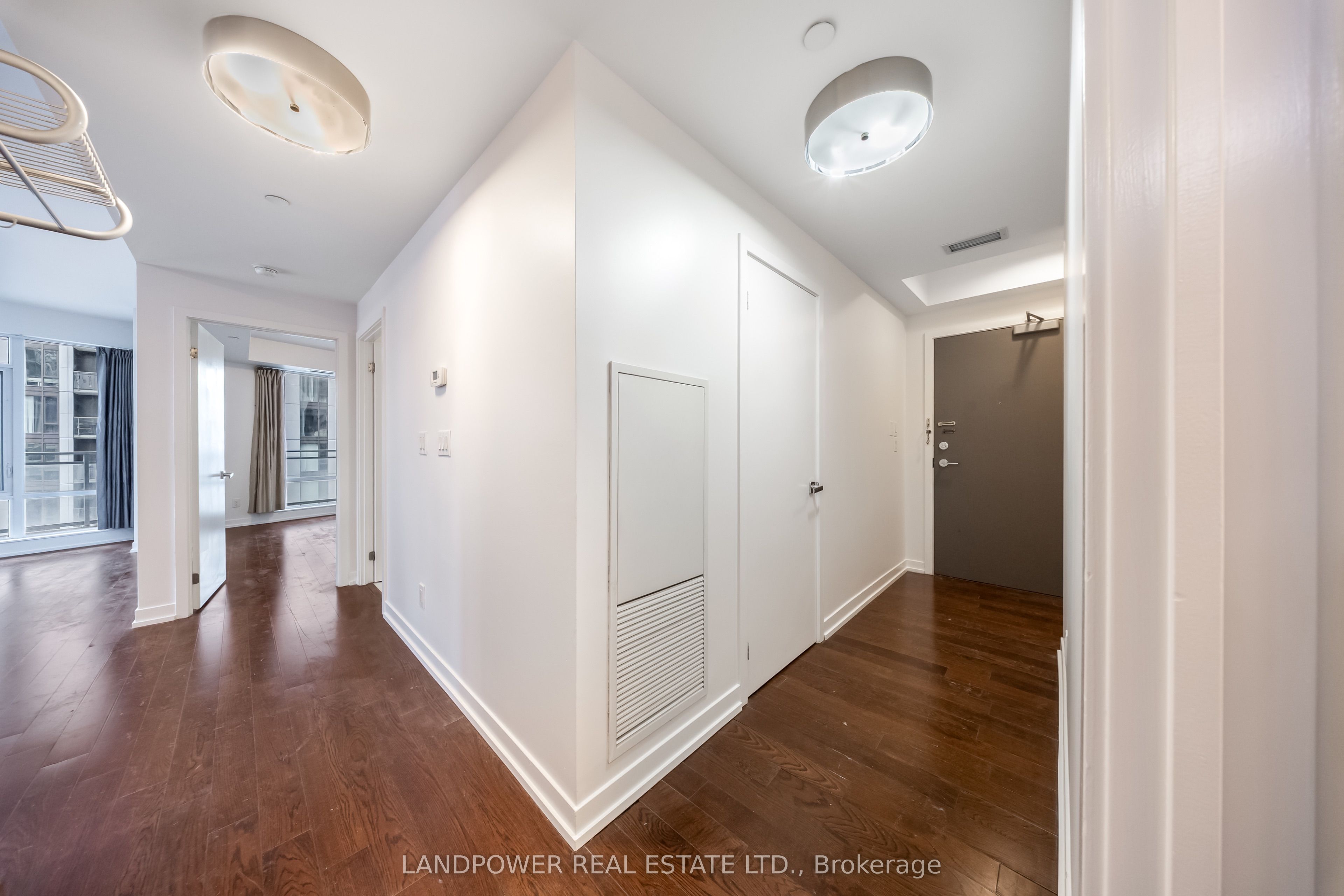 2811-21 Widmer Street, Toronto, ON, M5V 2E8 photo 5