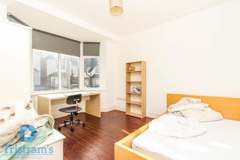 Elmsthorpe Avenue, Lenton NG7, Room to rent