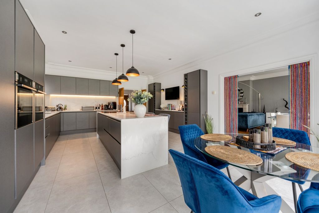 Additional image 27 of 5 bed detached house to rentBarnet Road, Arkley, Barnet EN5