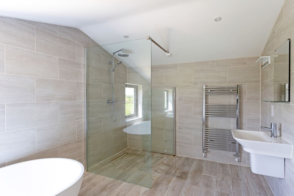 Additional image 10 of 5 bed barn conversion to rentEast Challow, Wantage OX12