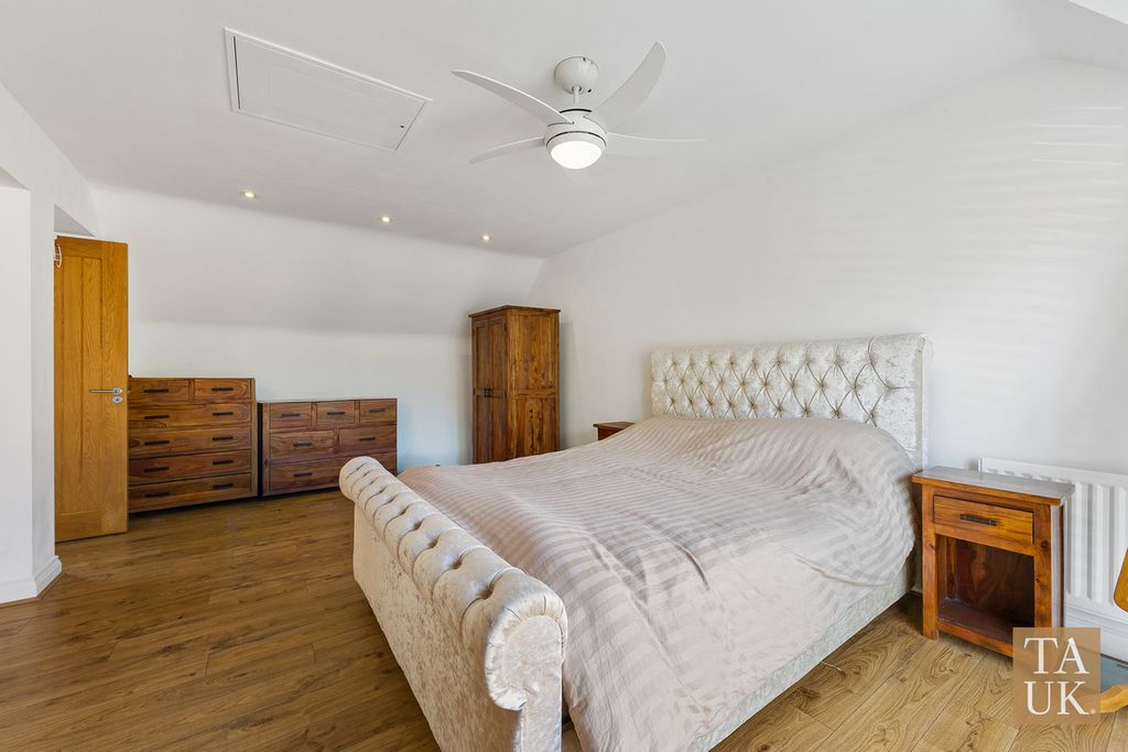 Additional image 15 of 3 bed flat for saleGrammar School Court, Ormskirk L39