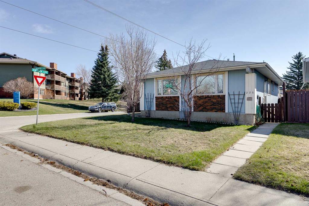 226 Huntington Close NE, Calgary, AB, T2K 5B4