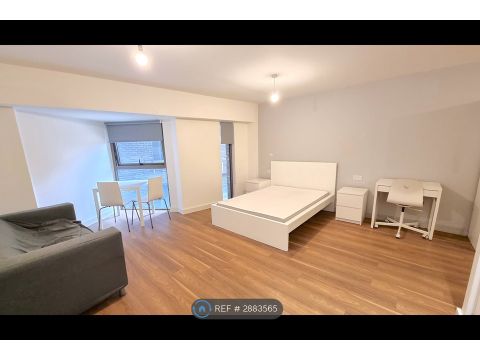 Nation Way, Liverpool L1, Studio to rent