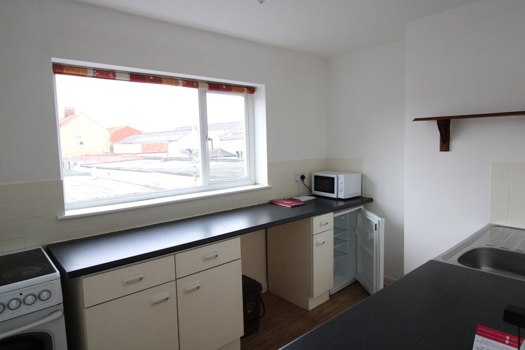 Additional image 2 of 1 bed flat to rentNorth Street, Bridgwater TA6