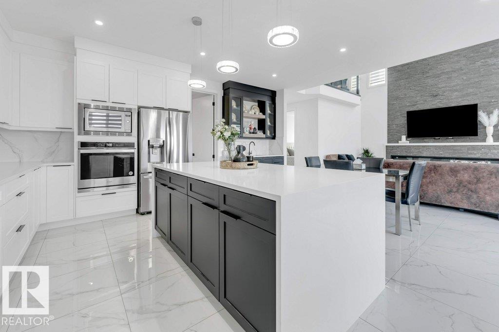 Additional image 6 of 424 33 Avenue NW, Edmonton, AB, T6T2S8