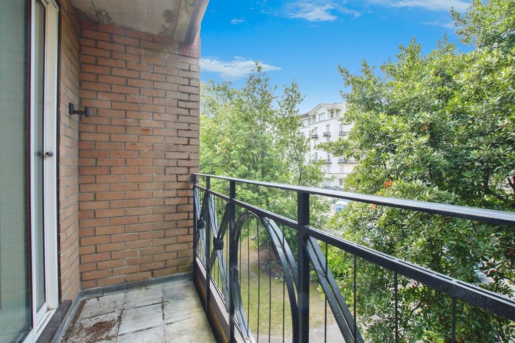 Additional image 3 of 2 bed flat for saleParsonage Road, Bournemouth BH1