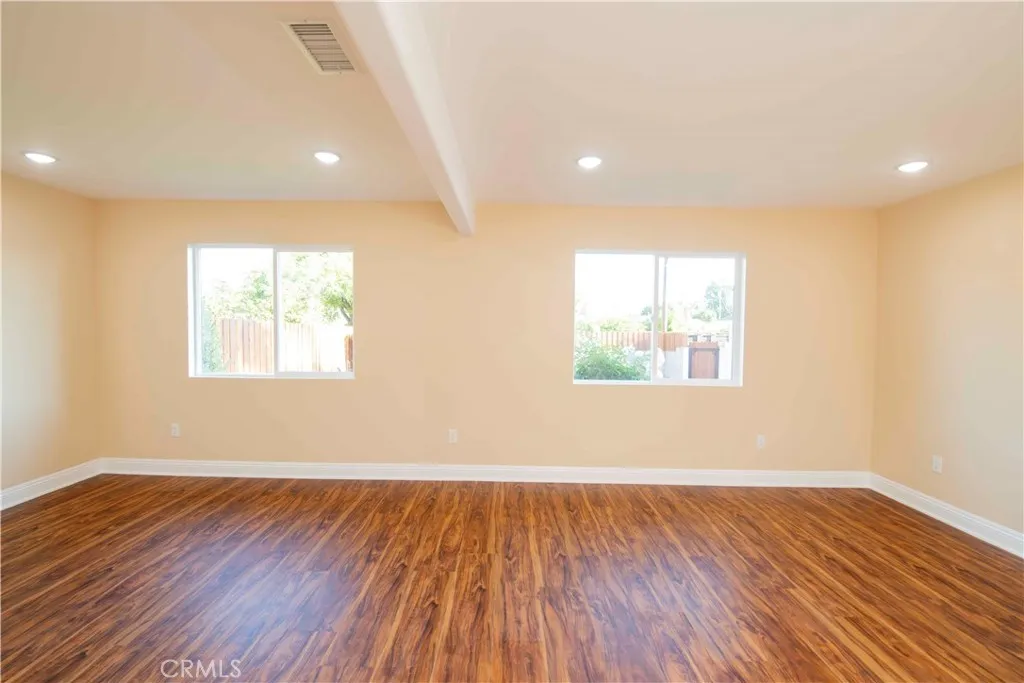 Additional image 88 of 22336 Saticoy St, Canoga Park, CA 91303