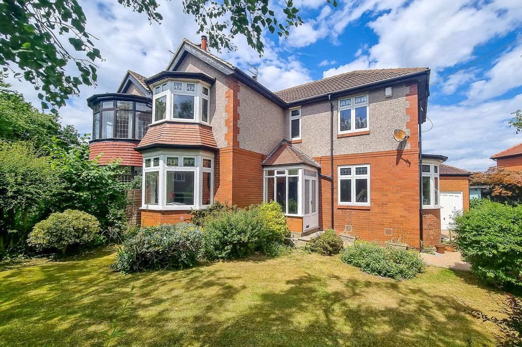 4 bed semi-detached house to rentAlmsford Avenue, Harrogate HG2