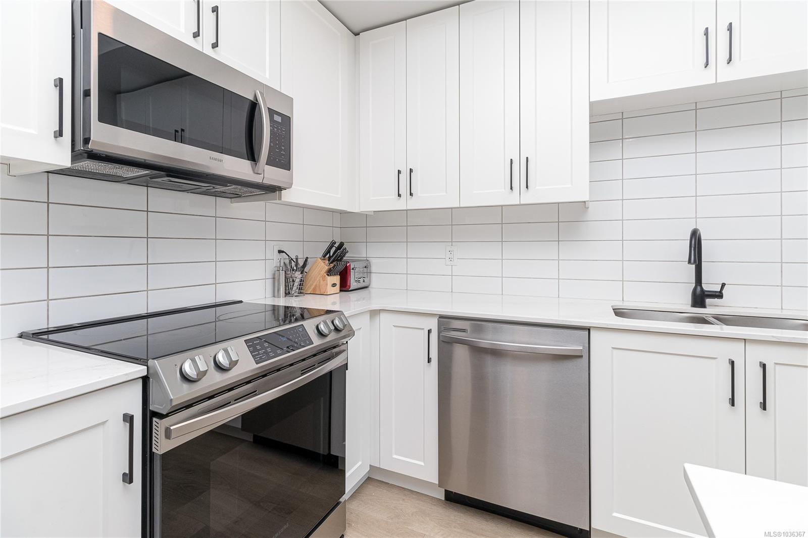 Additional image 3 of 301-2465 Gateway Road, Langford, BC, V9B 5X3