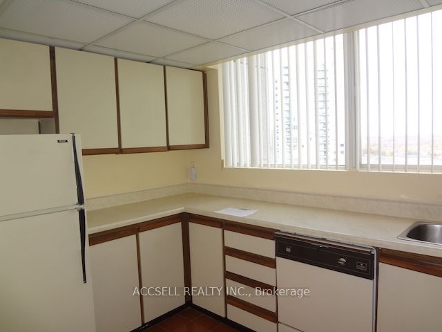 Additional image 4 of 2106-3700 Kaneff Crescent, Mississauga, ON, L5A 4B8