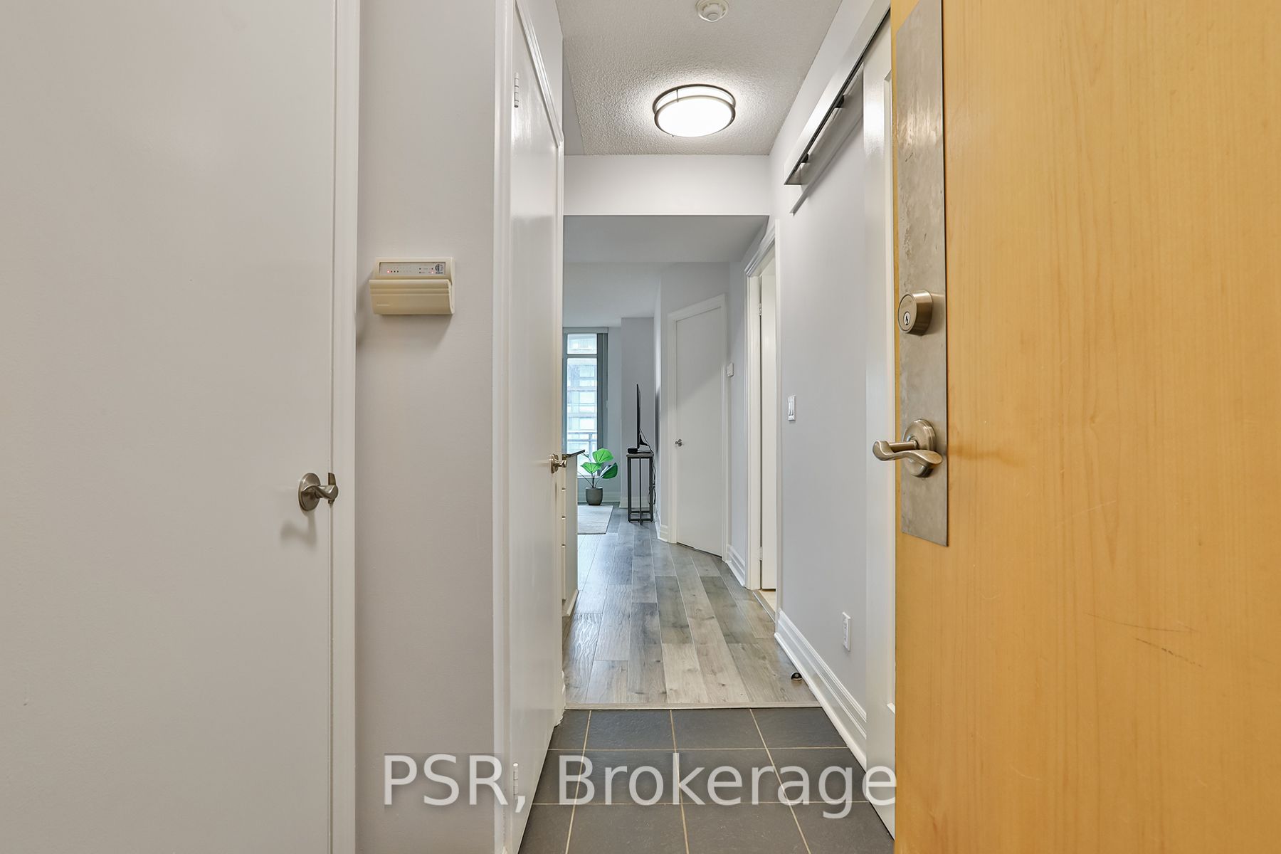 Additional image 2 of 1011-8 Scollard Street, Toronto, ON, M5R 1M2