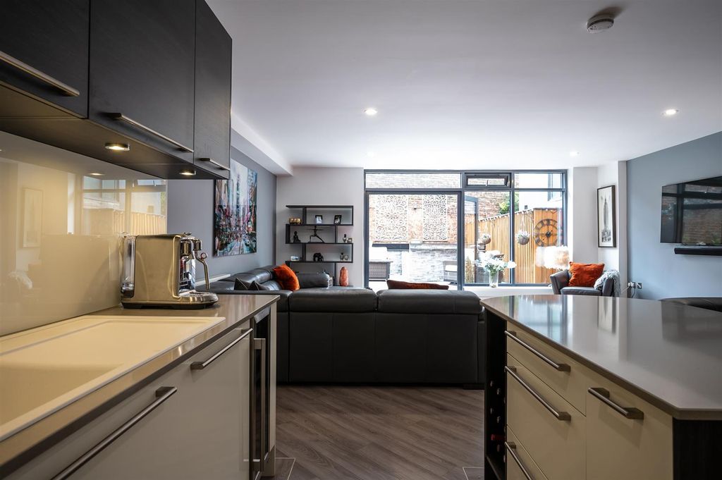 Additional image 6 of 3 bed flat for salePorter Brook View, Sheffield S11