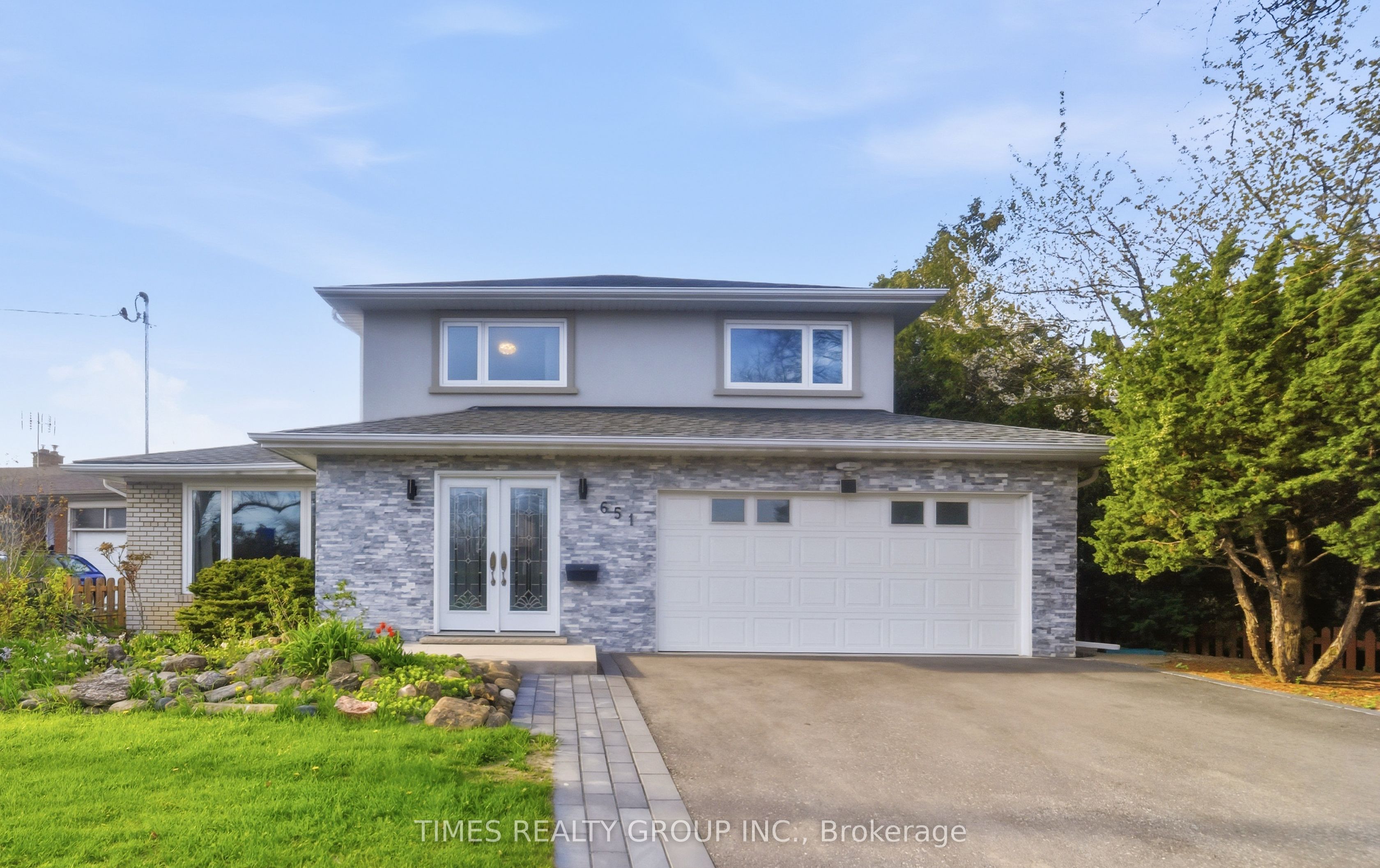 Additional image 2 of 651 Burnhamthorpe Road, Toronto, ON, M9C 2Z1