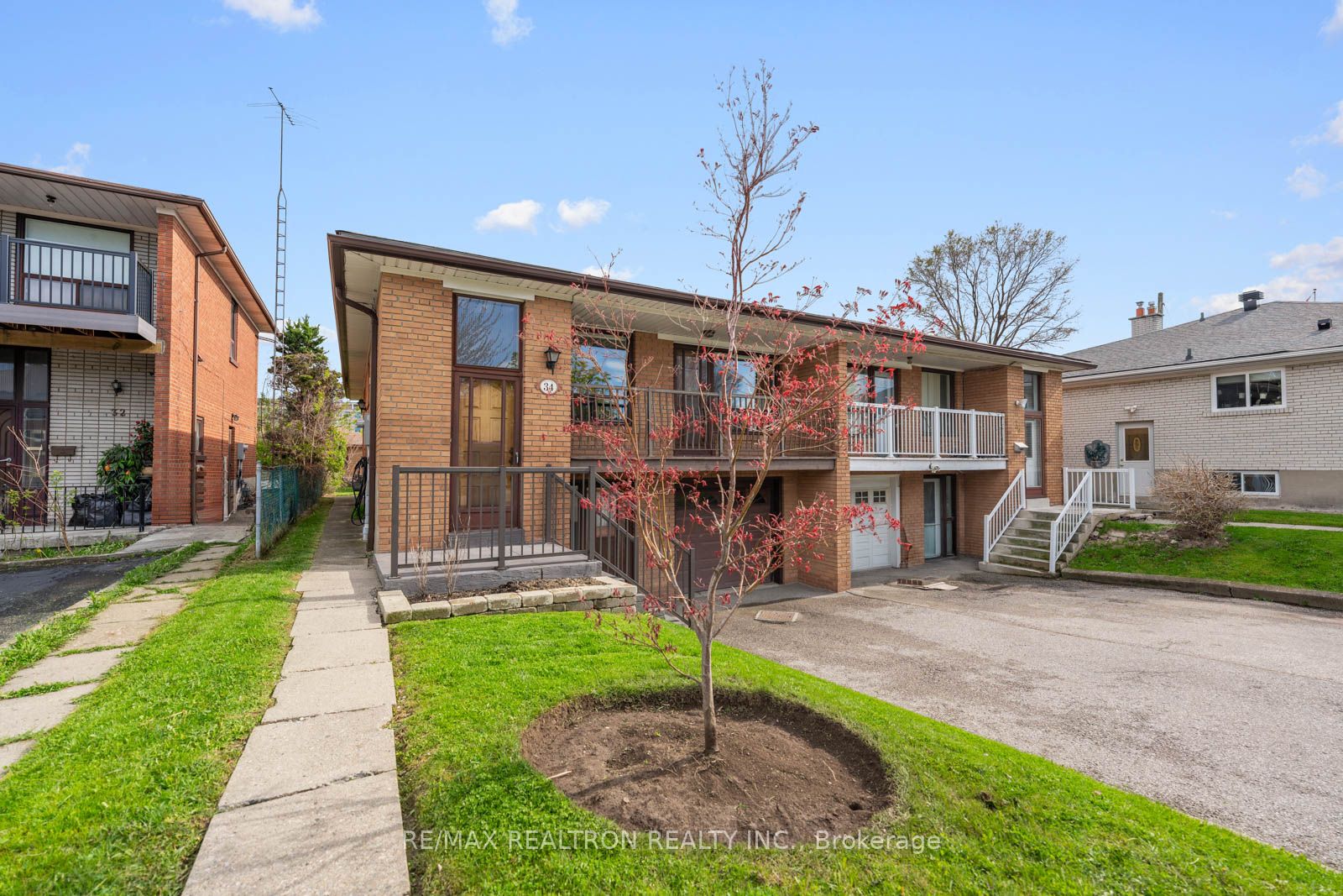 Additional image 2 of 34 Tillplain Road, Toronto, ON, M3H 5R2