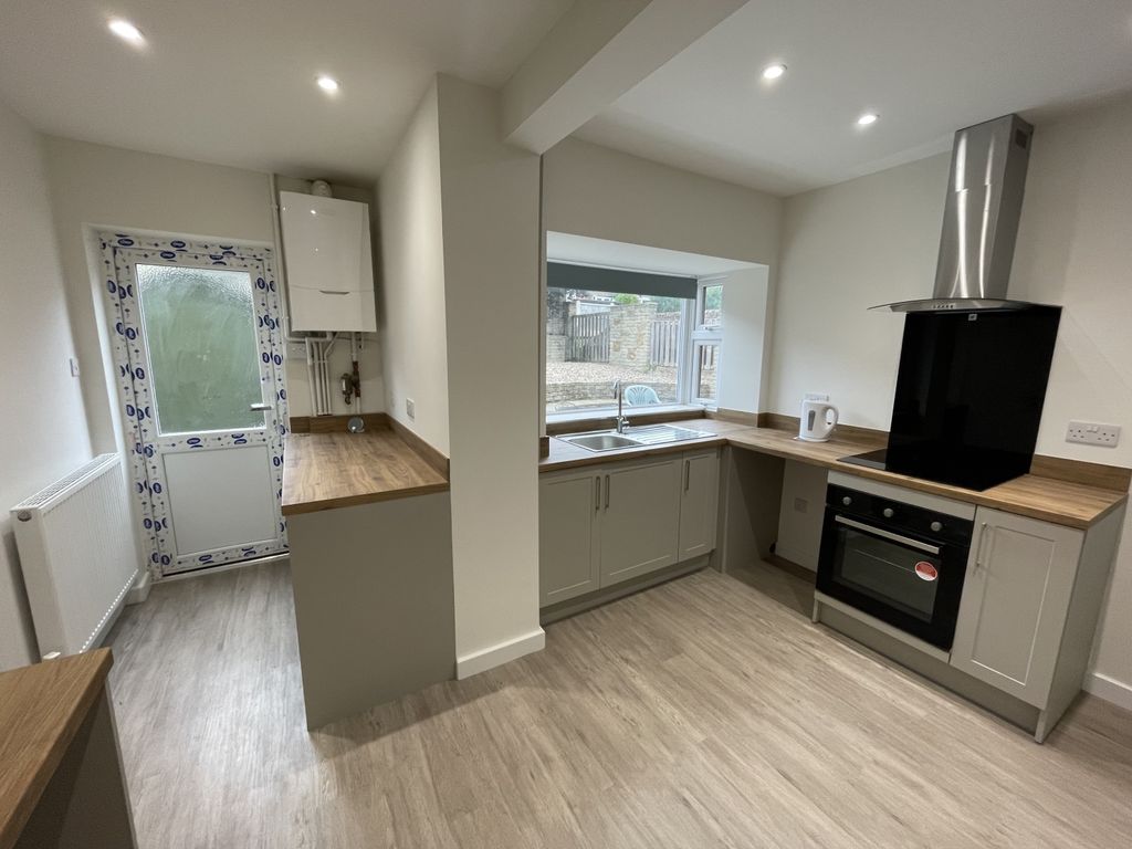 Additional image 2 of 5 bed detached house to rentFalcon Road, Dronfield S18