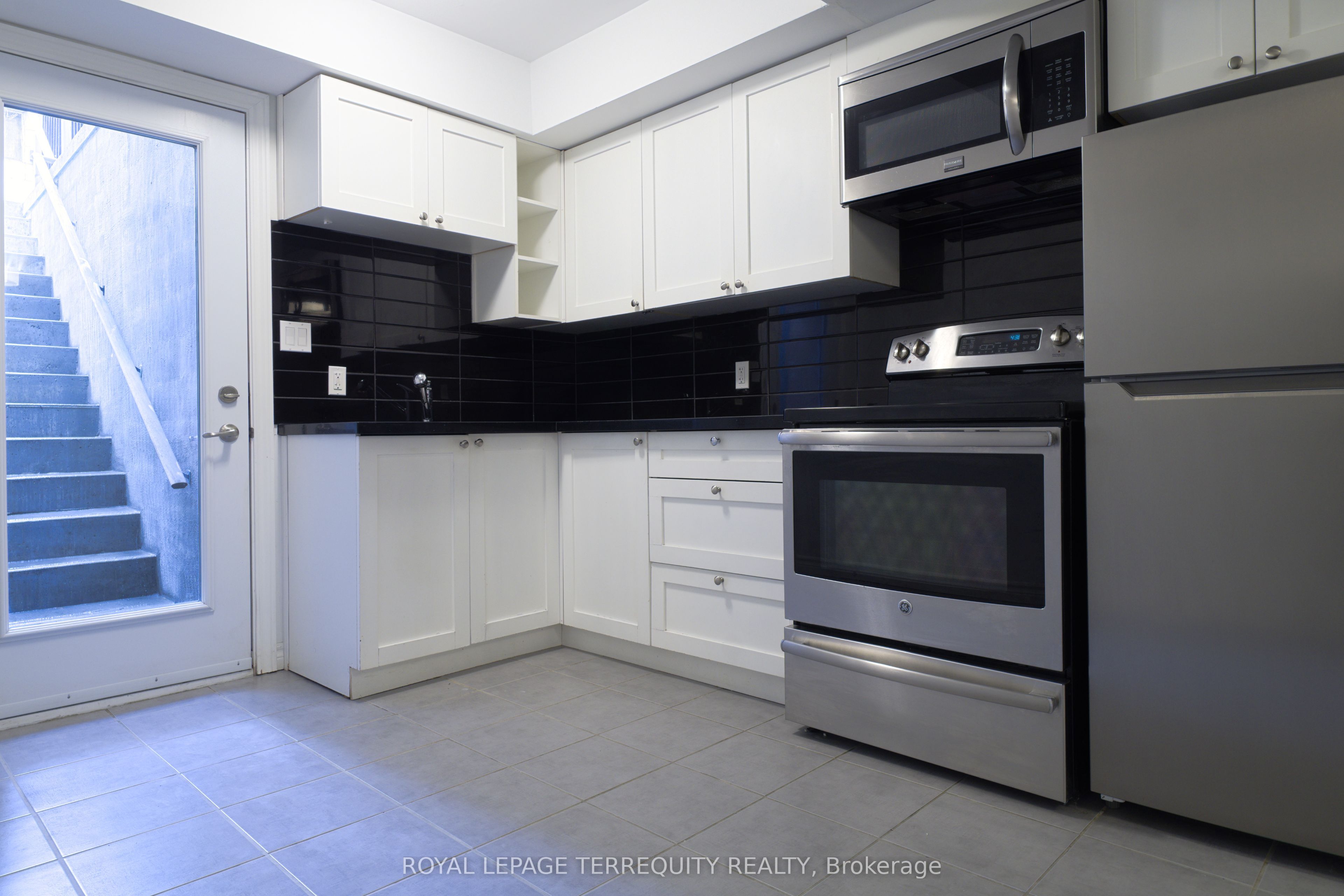 Additional image 6 of Bsmt-665 Crawford Street, Toronto, ON, M6G 3K1