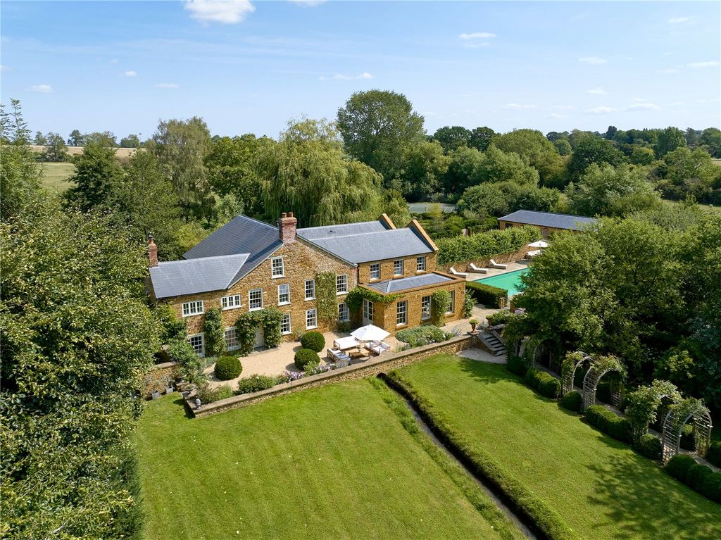 6 bed detached house for saleSlapton, Towcester, Northamptonshire NN12
