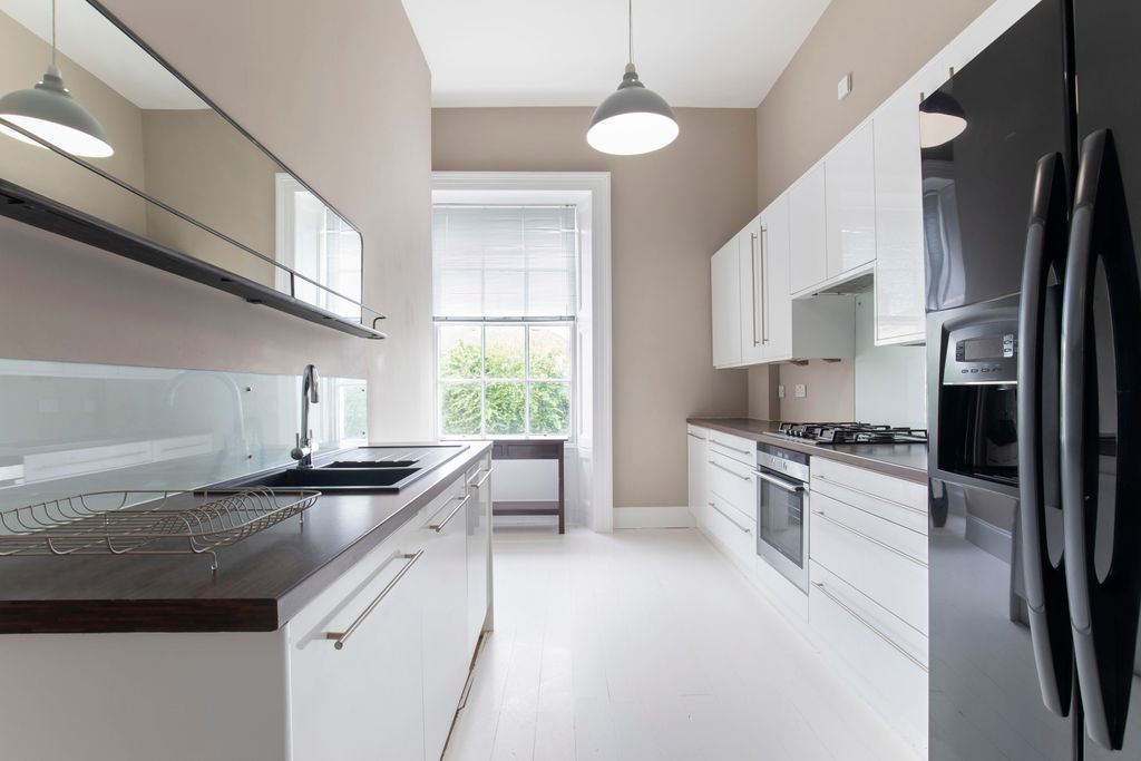 Additional image 3 of 3 bed flat to rentMalvern Road, Cheltenham GL50