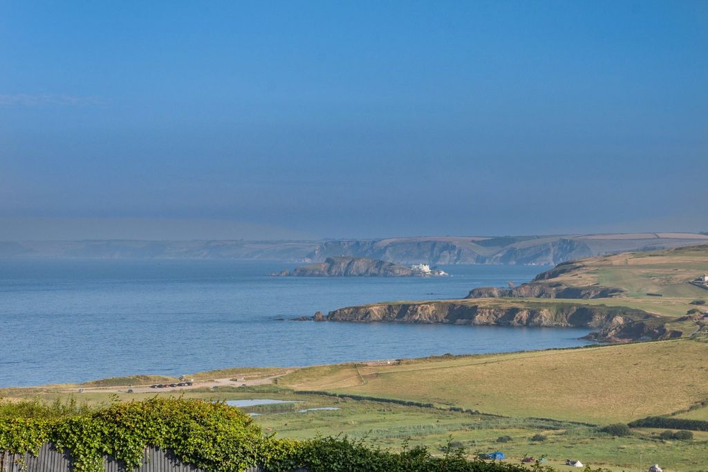 7 bed detached house for saleNear Thurlestone Sands, Kingsbridge, Devon TQ7 photo 3